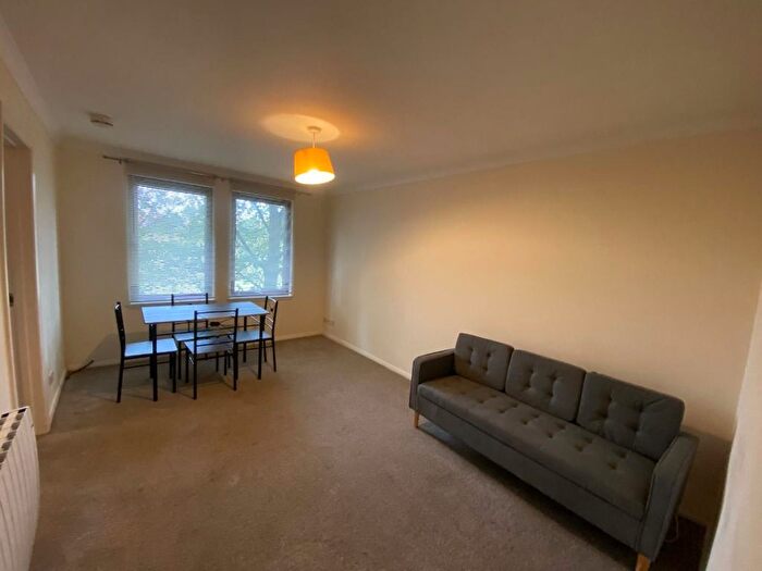 2 Bedroom Flat To Rent In Headland Court, City Centre, Aberdeen, AB10