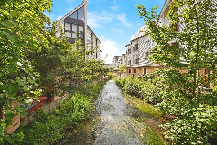 2 Bedroom Flat For Sale In Beaconsfield Road, Dover, Kent, CT16