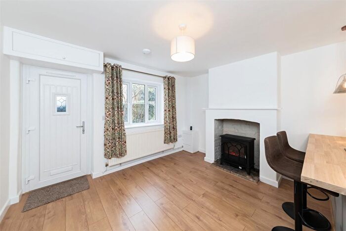 2 Bedroom Cottage To Rent In High Street, Kidlington, OX5