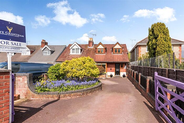 3 Bedroom Semi Detached House For Sale In Park Farm Road, Waterlooville, PO7