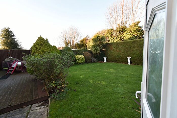 1 Bedroom Studio To Rent In Hardwicke Avenue, Heston, Hounslow, TW5