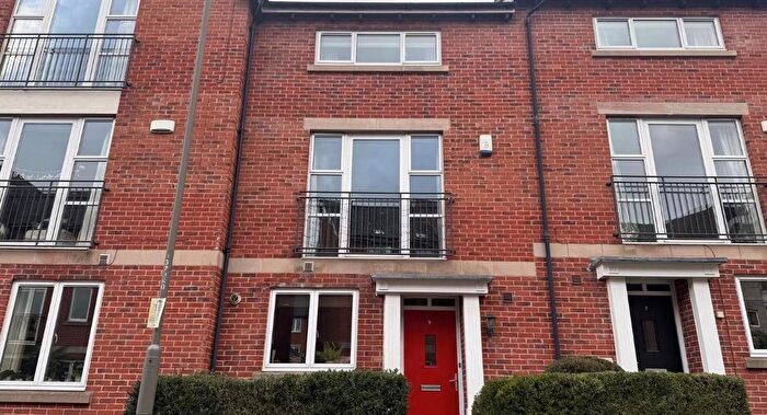 4 Bedroom Town House For Sale In Leighton Way, Belper, DE56