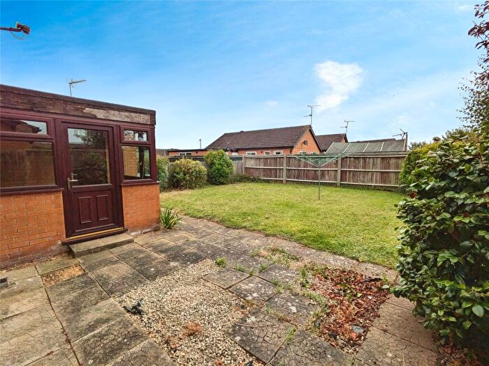 2 Bedroom Bungalow For Sale In Windsor Park Close, North Hykeham, Lincoln, Lincolnshire, LN6