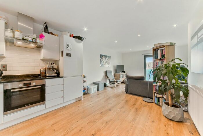1 Bedroom Flat To Rent In Milner Road, London, SW19