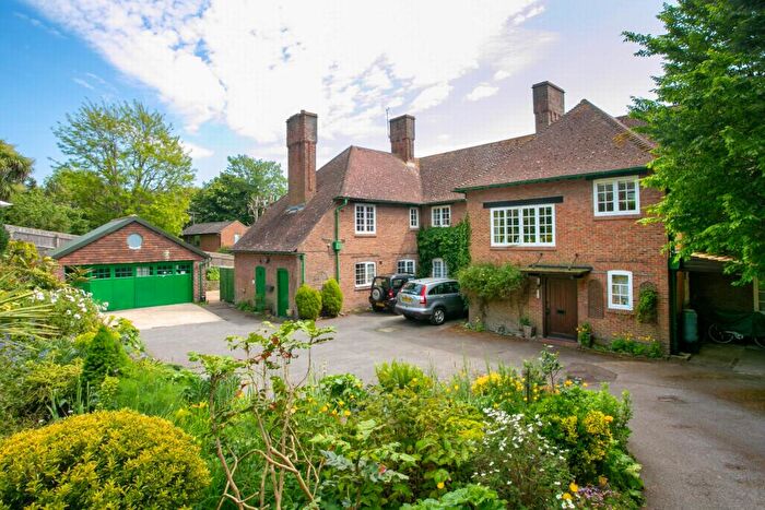 2 Bedroom Flat For Sale In Church Road, Hythe, CT21