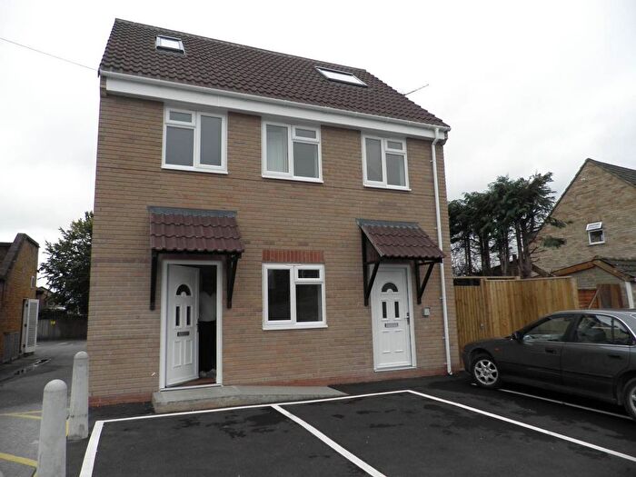 2 Bedroom Flat To Rent In Prestbury Drive, Warminster, Wiltshire, BA12