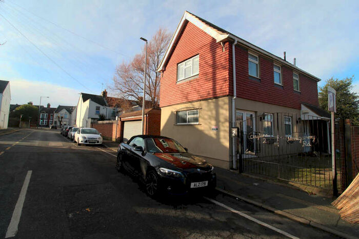 2 Bedroom Detached House To Rent In Montgomery Road, Gillingham, ME7