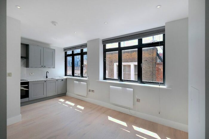 1 Bedroom Flat To Rent In Marshall Street, London, Greater London, W1F