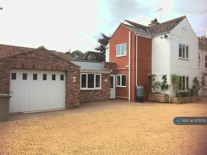 3 Bedroom End Of Terrace House To Rent In High Street, March, PE15