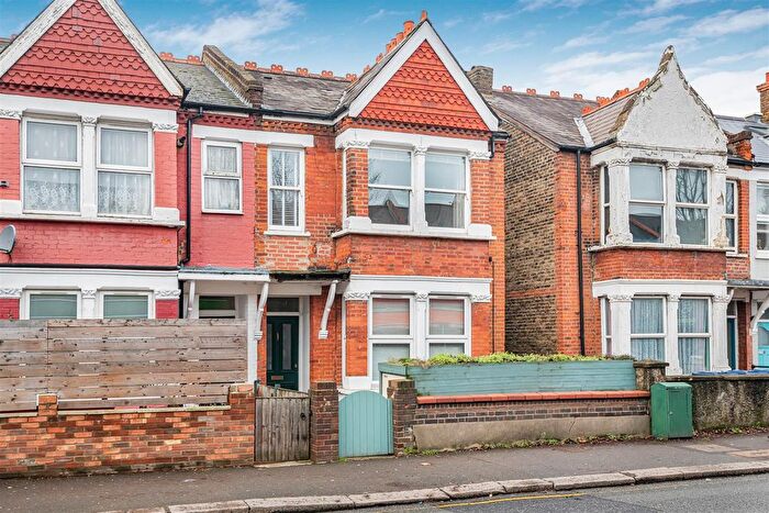 2 Bedroom Flat To Rent In Greenford Avenue, Hanwell, W7