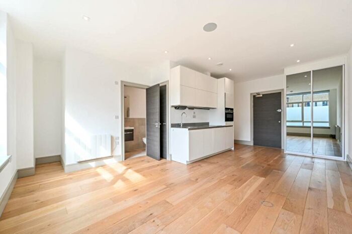 Studio To Rent In Zenith House, Harringay, London, N15