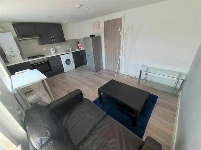 1 Bedroom Flat To Rent In Russell Street, Cathays, Cardiff, CF24