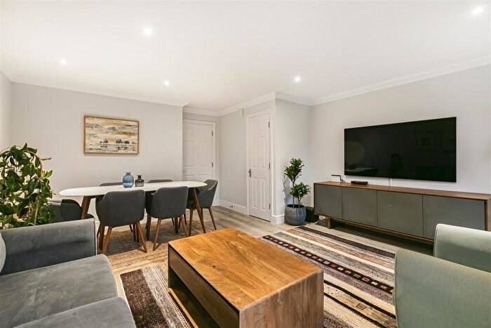 3 Bedroom End Of Terrace House For Sale In Farrier Place, Sutton, SM1
