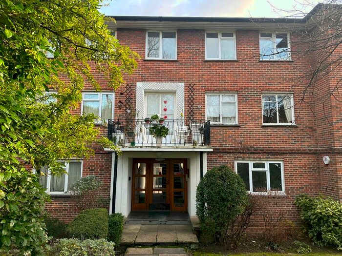 2 Bedroom Flat To Rent In Meadway Court, The Ridings, London, W5