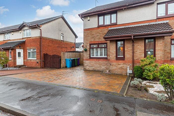 2 Bedroom Semi-Detached House To Rent In Duntreath Drive, Drumchapel, Glasgow, G15