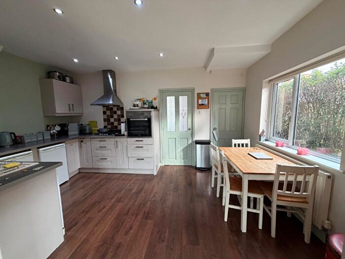 3 Bedroom End Of Terrace House For Sale In Lomond Rd, Hull, HU5