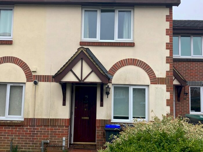 2 Bedroom Terraced House To Rent In St Luke's Close, Salisbury, SP1