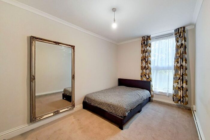 1 Bedroom Flat To Rent In Portway Gardens, Woolwich, London, SE18