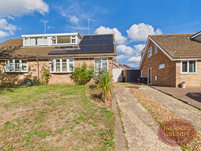 3 Bedroom Semi Detached House For Sale In Poachers Way, Kingsthorpe, NN2