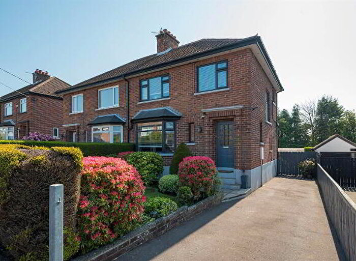 3 Bedroom Semi-Detached House For Sale In Woodland Park, Lisburn, BT27