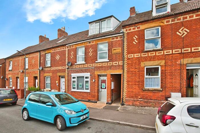 2 Bedroom House For Sale In Grass Royal, Yeovil, BA21