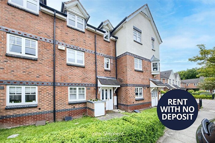 3 Bedroom Detached House To Rent In Thorpe Court, Solihull, West Midlands, B91