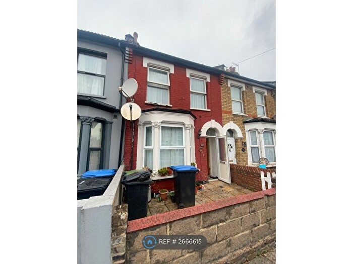4 Bedroom Terraced House To Rent In Haselbury Road, London, N18