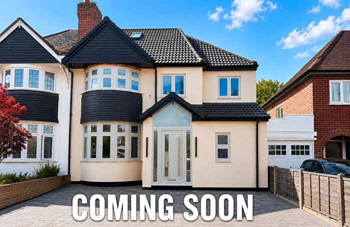 4 Bedroom Property To Rent In Delves Crescent, Delves, Walsall, WS5