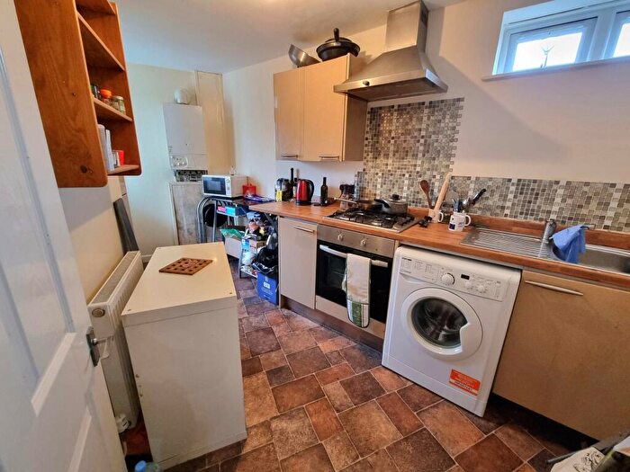 1 Bedroom Flat To Rent In Stacey Road, Roath, Cardiff, CF24