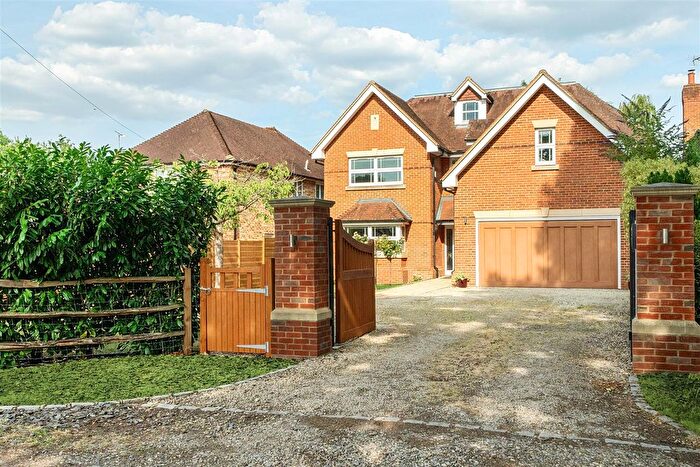 5 Bedroom Detached House For Sale In Nash Grove Lane, Finchampstead, Berkshire, RG40
