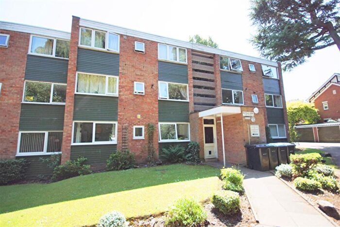 2 Bedroom Flat For Sale In Mayfield Court, Moseley, B13