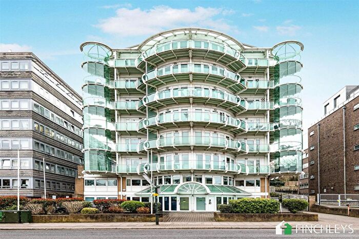 2 Bedroom Flat For Sale In Station Road, Comer House, EN5