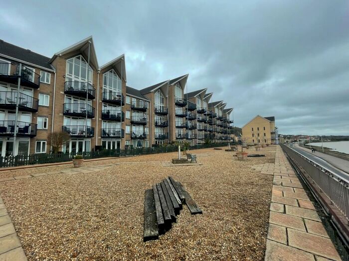 2 Bedroom Flat To Rent In Valetta Way, Rochester, ME1