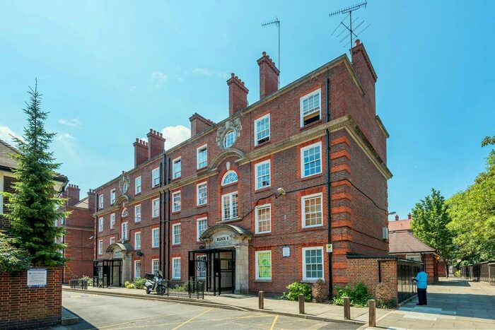 2 Bedroom Flat To Rent In Fulham Palace Road, Hammersmith, London, W6