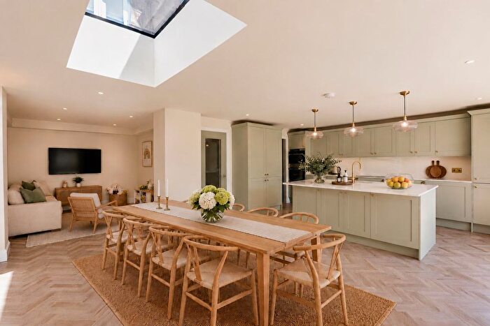 4 Bedroom Detached House For Sale In Queens Road, Egham, TW20