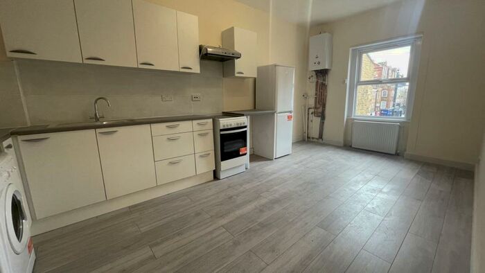 2 Bedroom Flat To Rent In Stoke Newington, High Street, N16