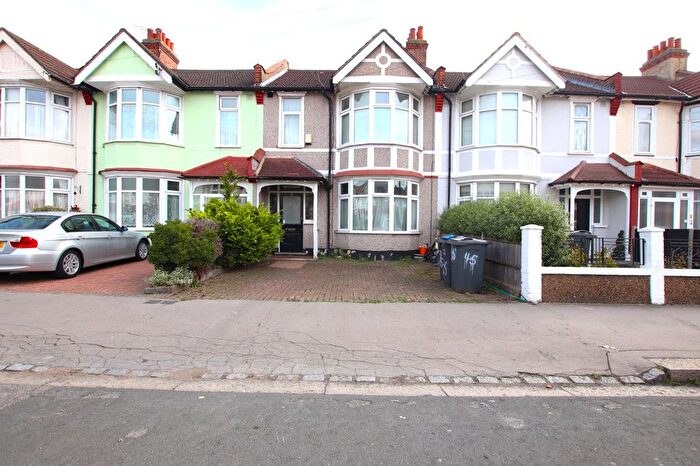 3 Bedroom Terraced House To Rent In Raymead Avenue, Thornton Heath, CR7