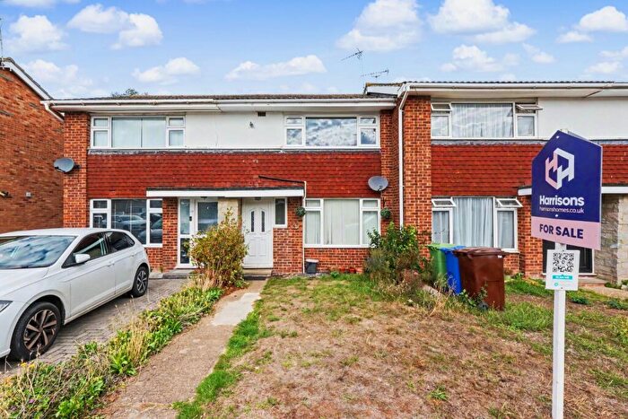 2 Bedroom Terraced House For Sale In Wellington Road, Sittingbourne, Kent, ME10