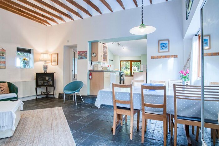 2 Bedroom Cottage For Sale In St. Johns Hill, Tenby, SA70