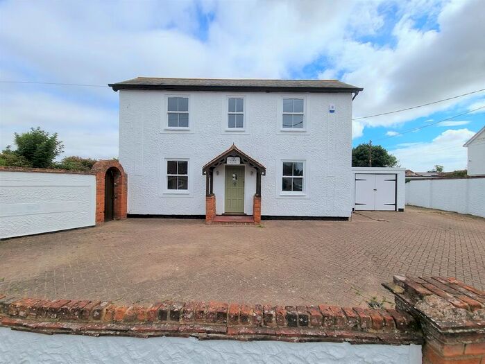 4 Bedroom Property To Rent In Thorpe Road, Kirby Cross, Frinton-On-Sea, CO13