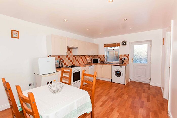 2 Bedroom Detached Bungalow For Sale In Romeley Crescent, Clowne, S43