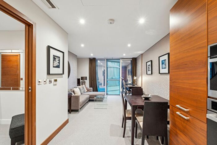 2 Bedroom Flat To Rent In Burnelli Building, Queenstown Road, SW11