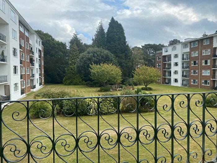 3 Bedroom Flat To Rent In Branksome Park, Poole, Dorset, BH13