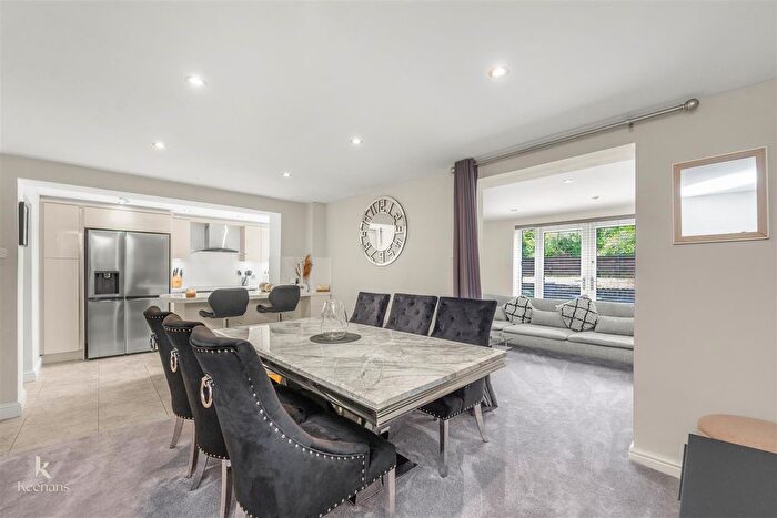 4 Bedroom Semi-Detached House For Sale In Wham Brook Close, Oswaldtwistle, Accrington, BB5