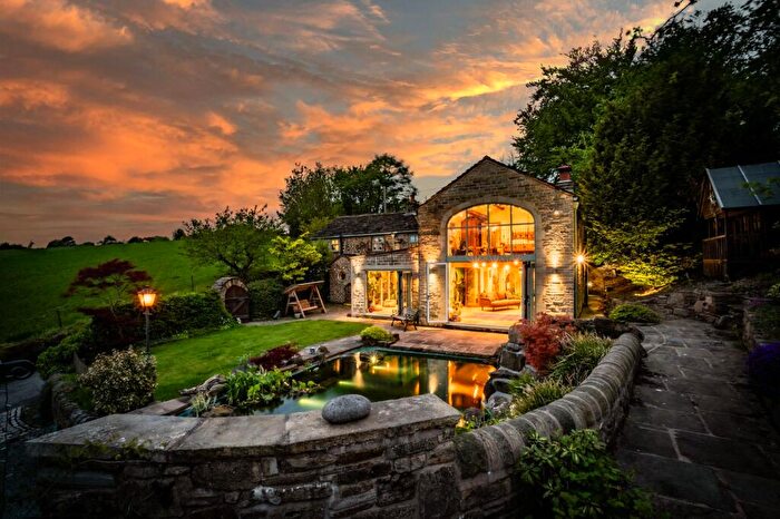 4 Bedroom Detached House For Sale In Lumb Cottage, Dewsnap Lane, Mottram., SK14