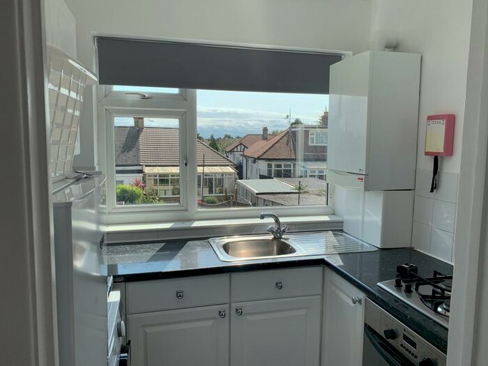 2 Bedroom Maisonette To Rent In Fullwell Avenue, IG6