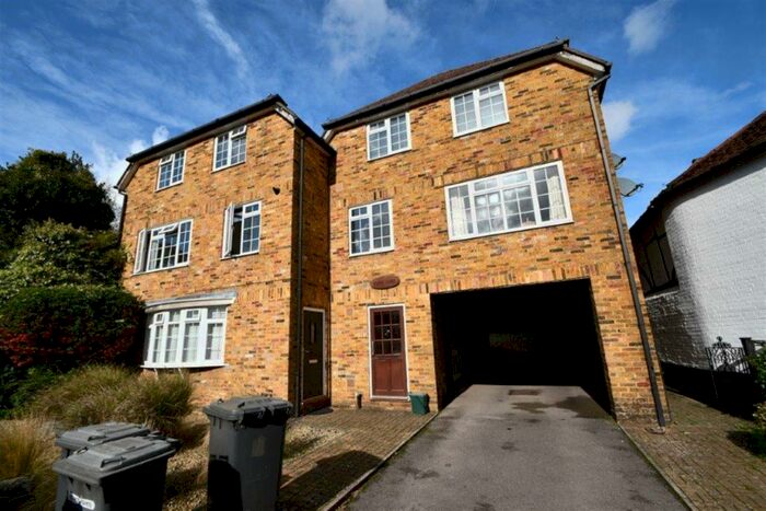 2 Bedroom Apartment To Rent In Bedroom Apartment St Floor In Godalming, GU7