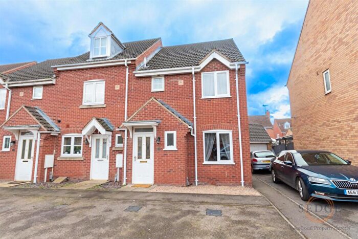 3 Bedroom End Of Terrace House To Rent In Juniper Crescent, Spalding, PE12