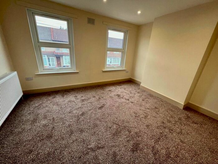 4 Bedroom Terraced House To Rent In St. Johns Road, Barking, IG11