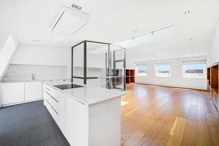 3 Bedroom Flat To Rent In Elvaston Place, London, SW7